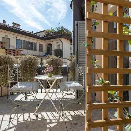 Apartment Homemi Duomo Milan
